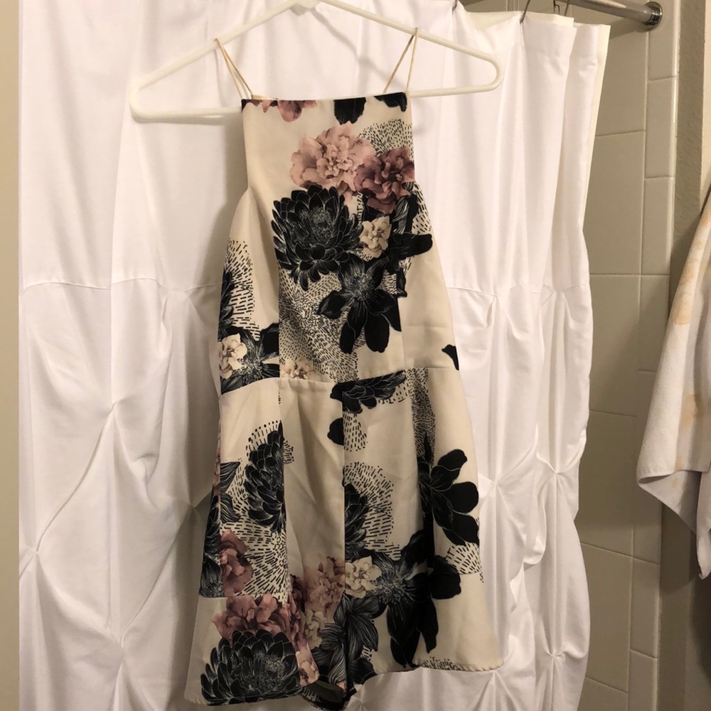 Super cute romper !!